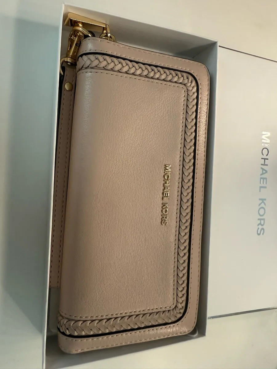 Michael Kors Wallet - Image 2
