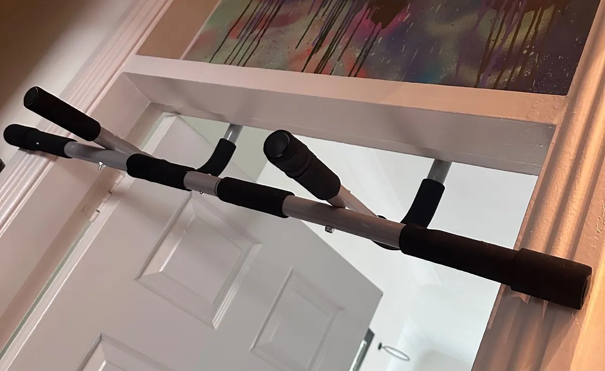 Pull Up Bar - Image 1