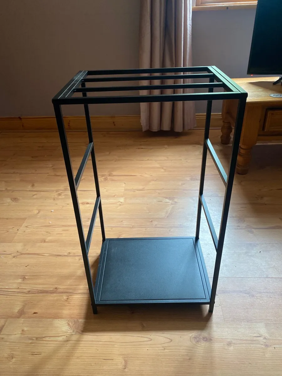 Log stand