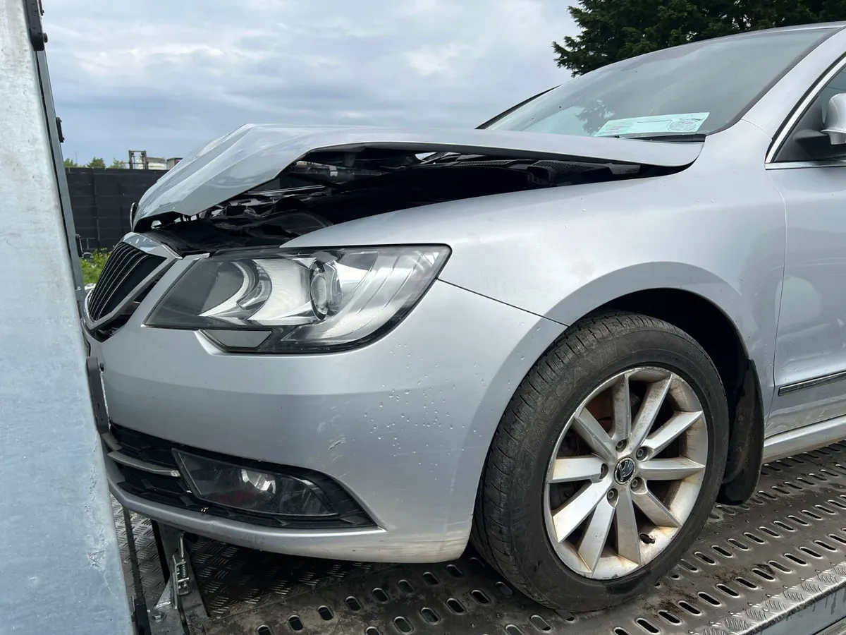 2014 Skoda Superb 2.0 TDI DSG automatic - Image 4