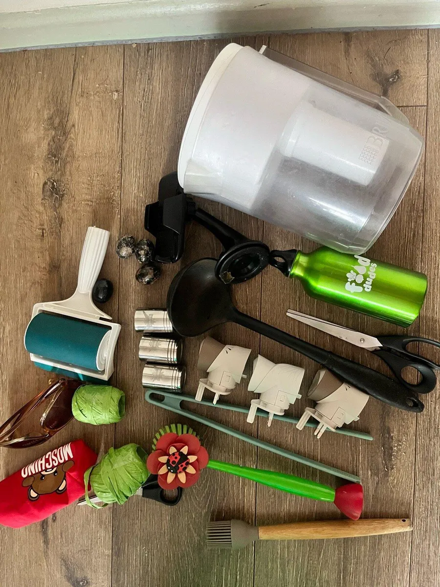Bundle of items - Image 1