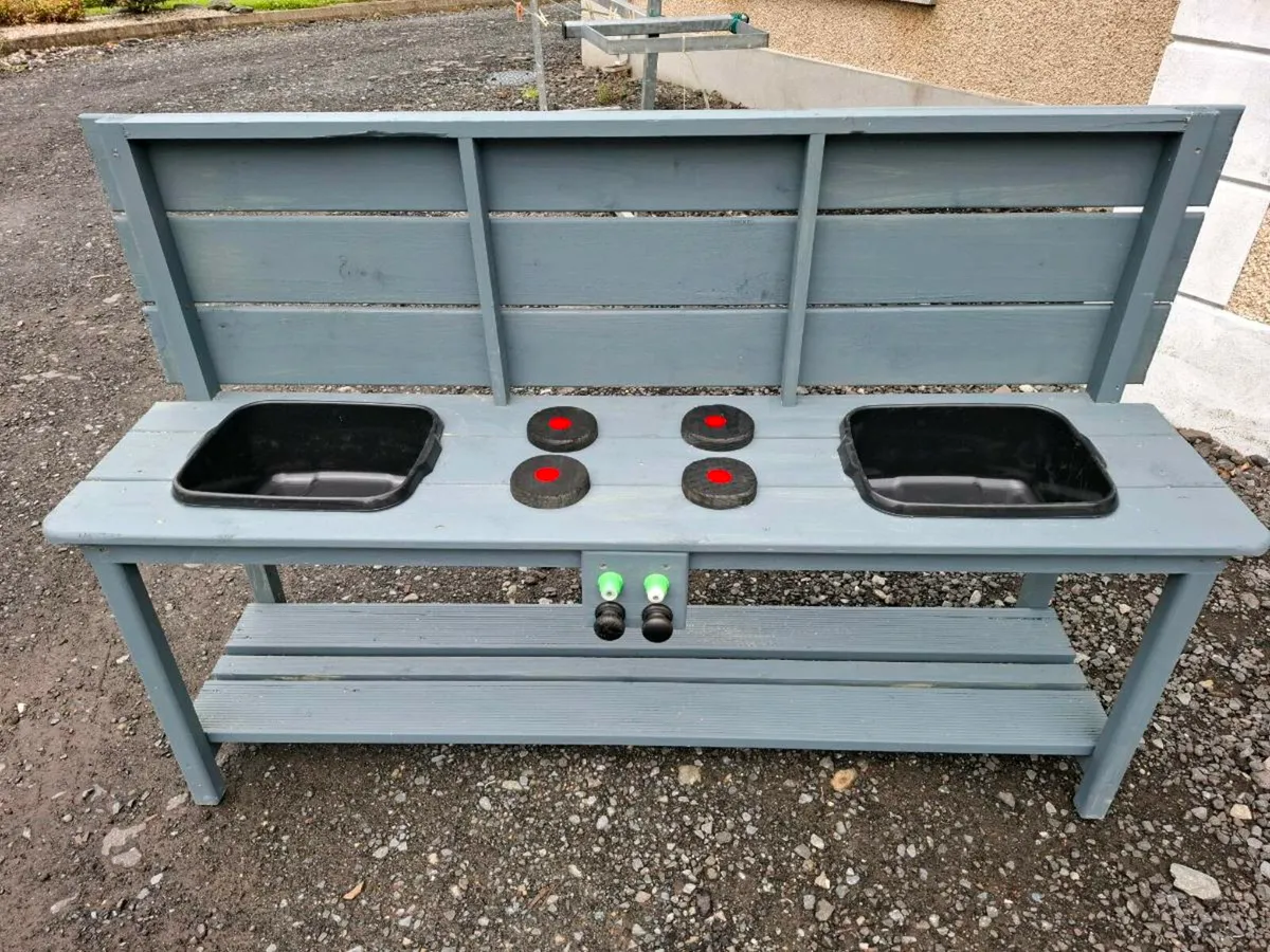 New Kids play Mud kitchen - Image 1