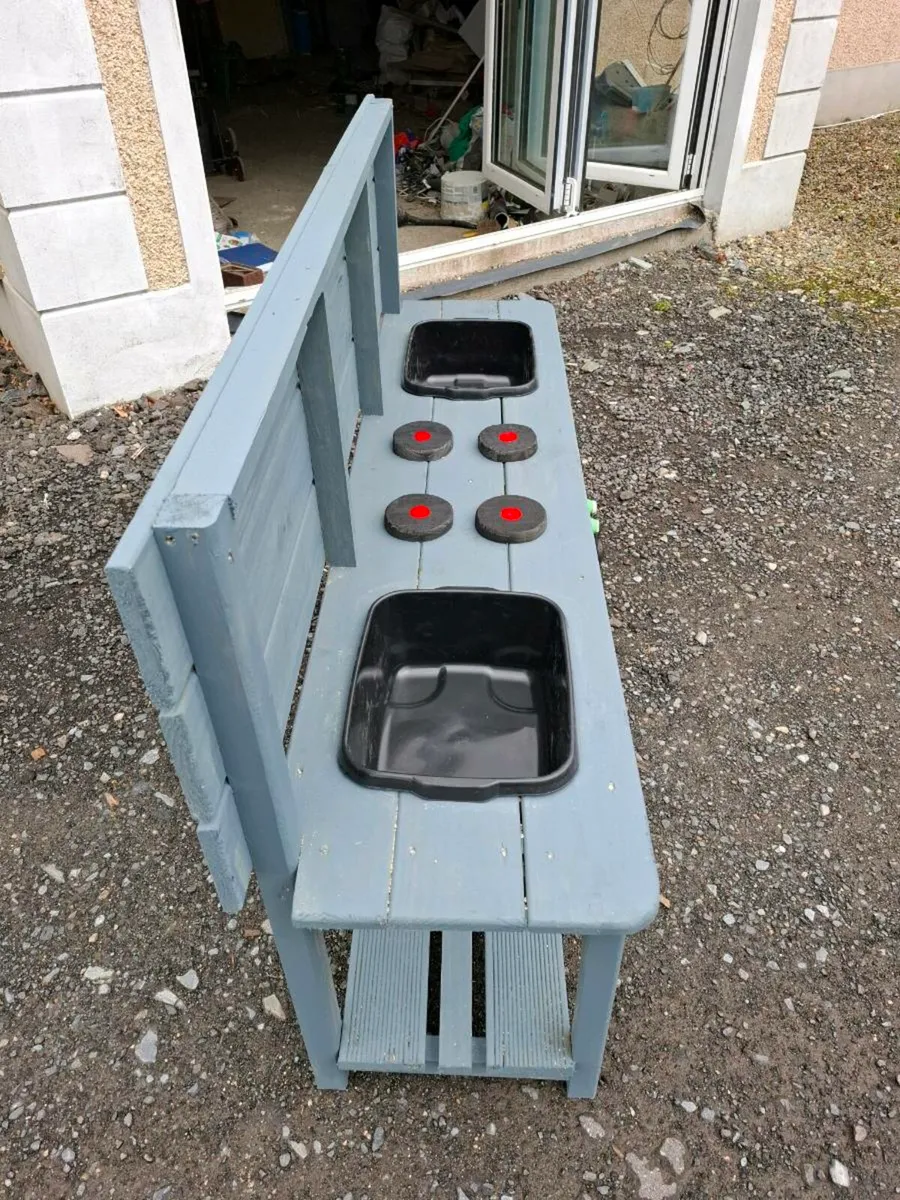 New Kids play Mud kitchen - Image 3