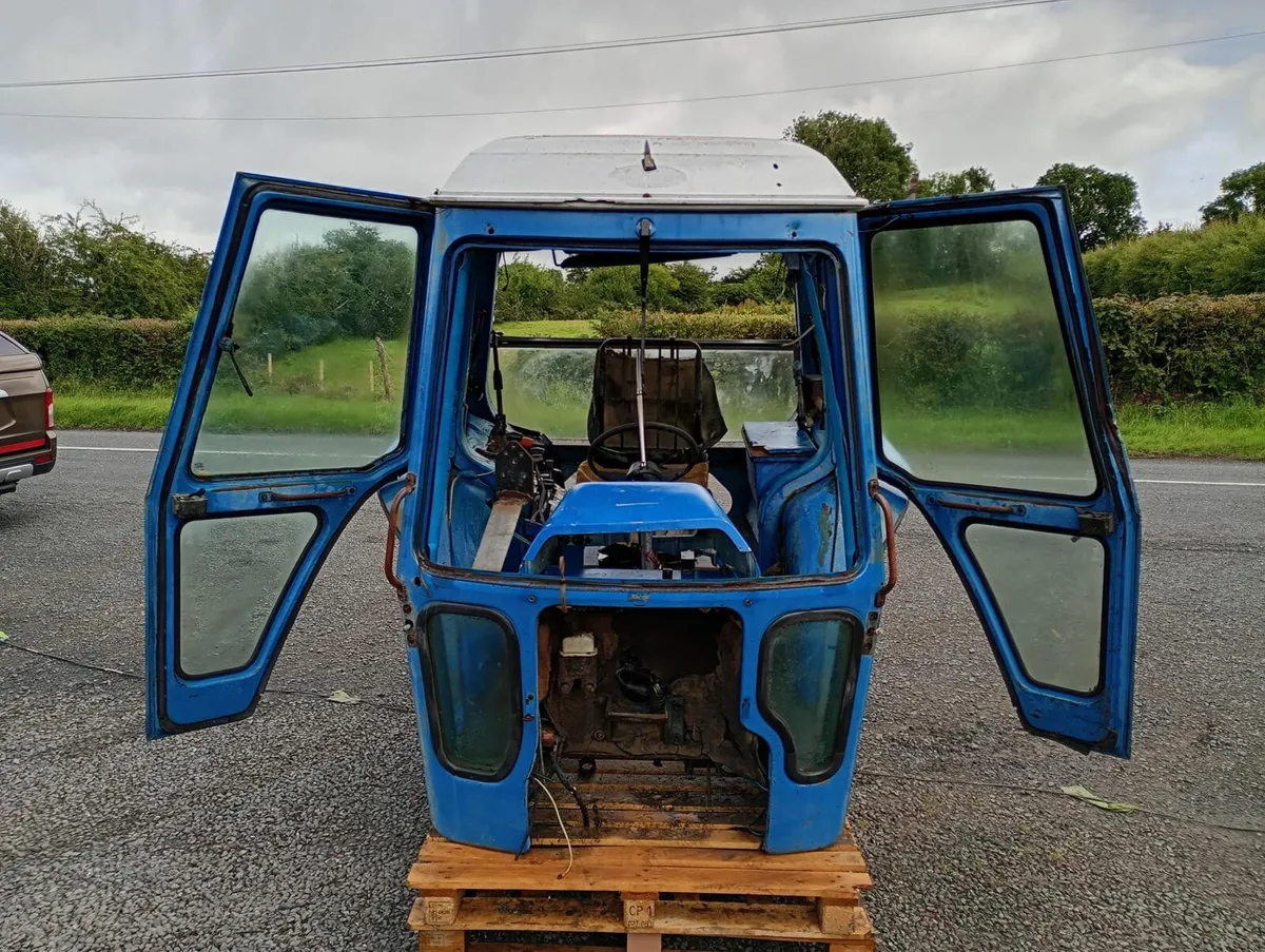 Ford TW Cab - Image 1