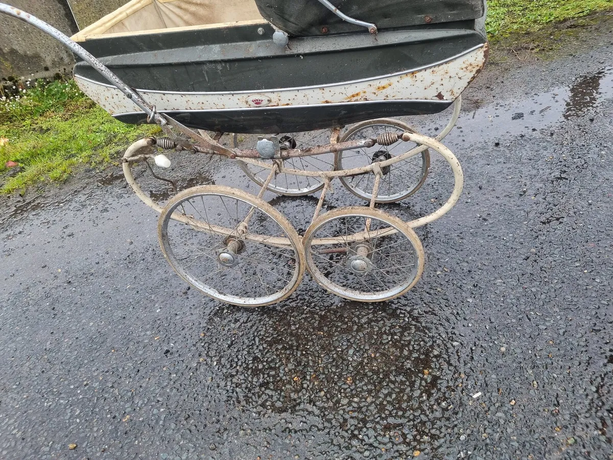 Antique original pram - Image 2