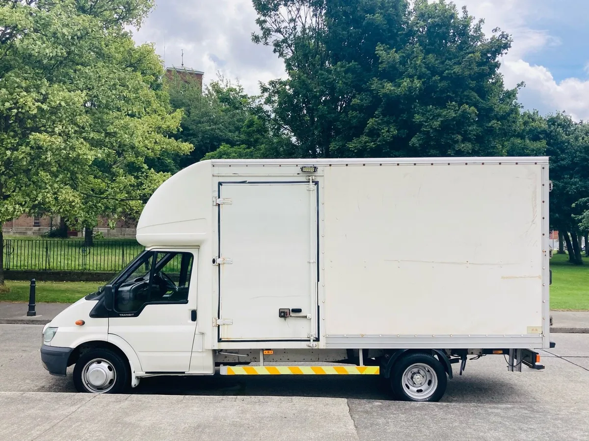 Ford Transit 2.4 Box Body - Image 3