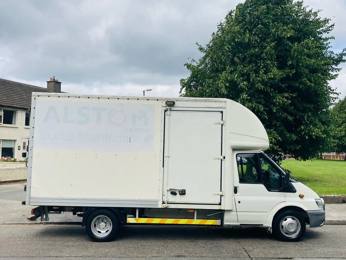 Ford Transit 2.4 Box Body - Image 4