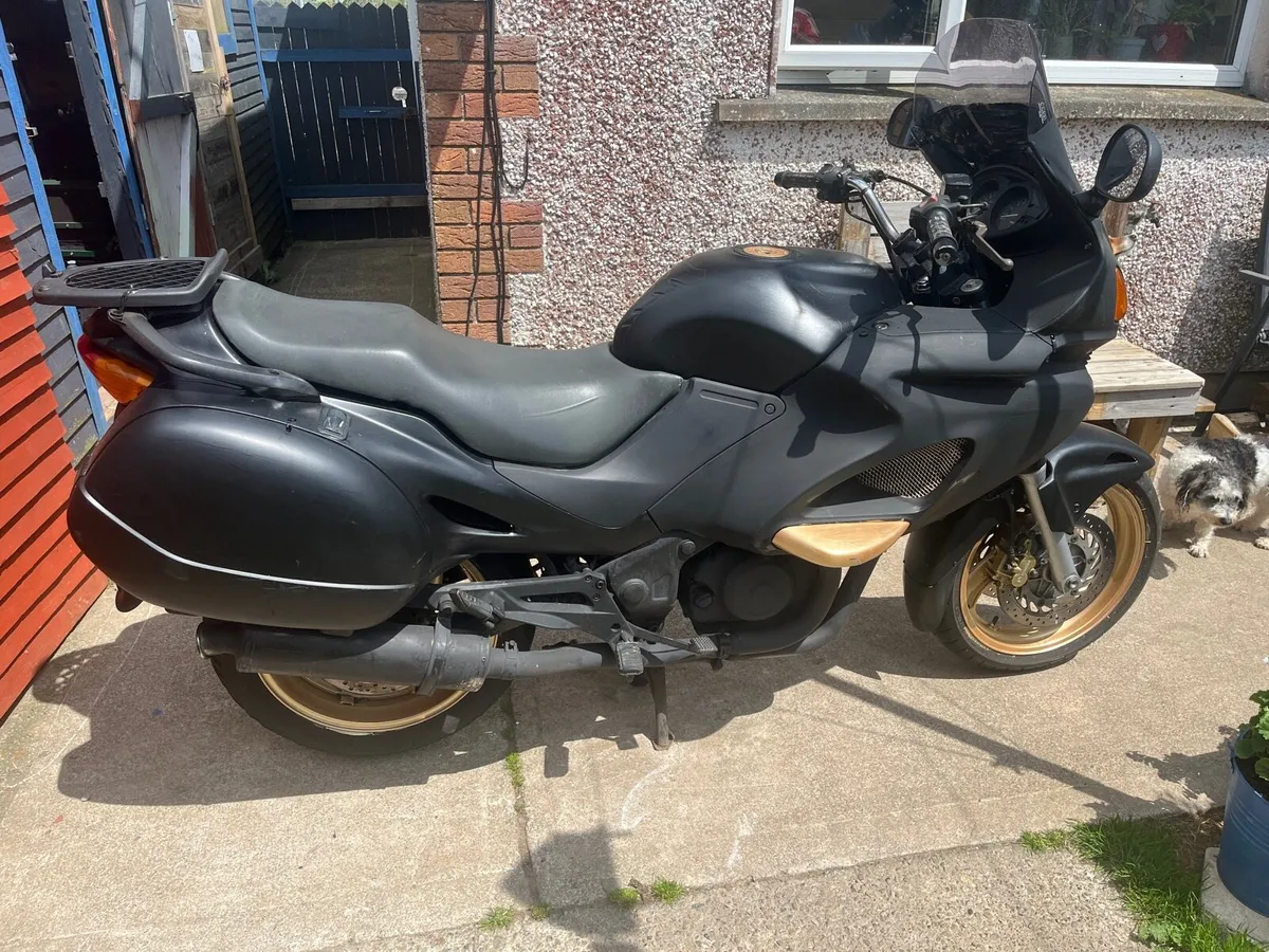 2001 Honda Deauville 650 - Image 1