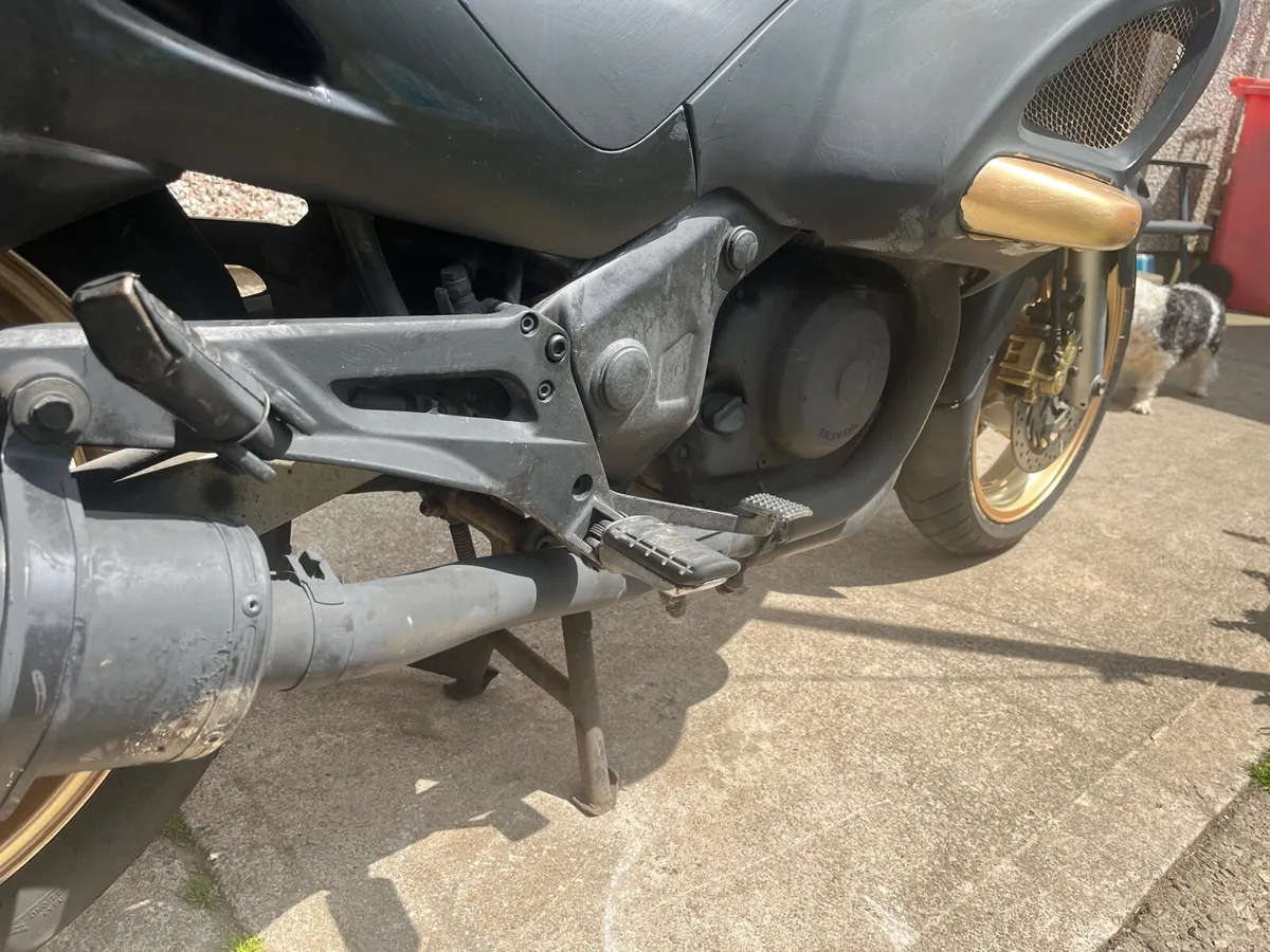 2001 Honda Deauville 650 - Image 4