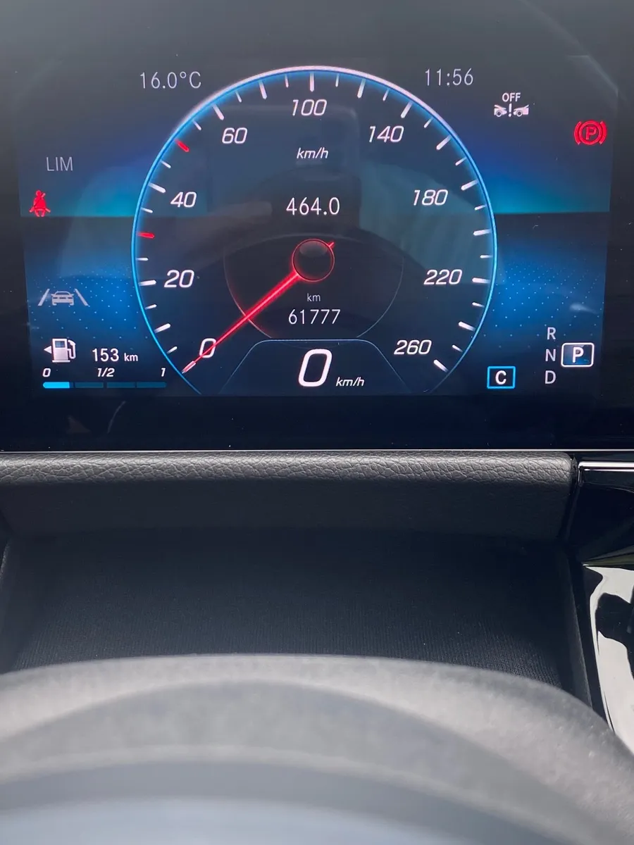 Mercedes-Benz GLA 2023 - Image 3