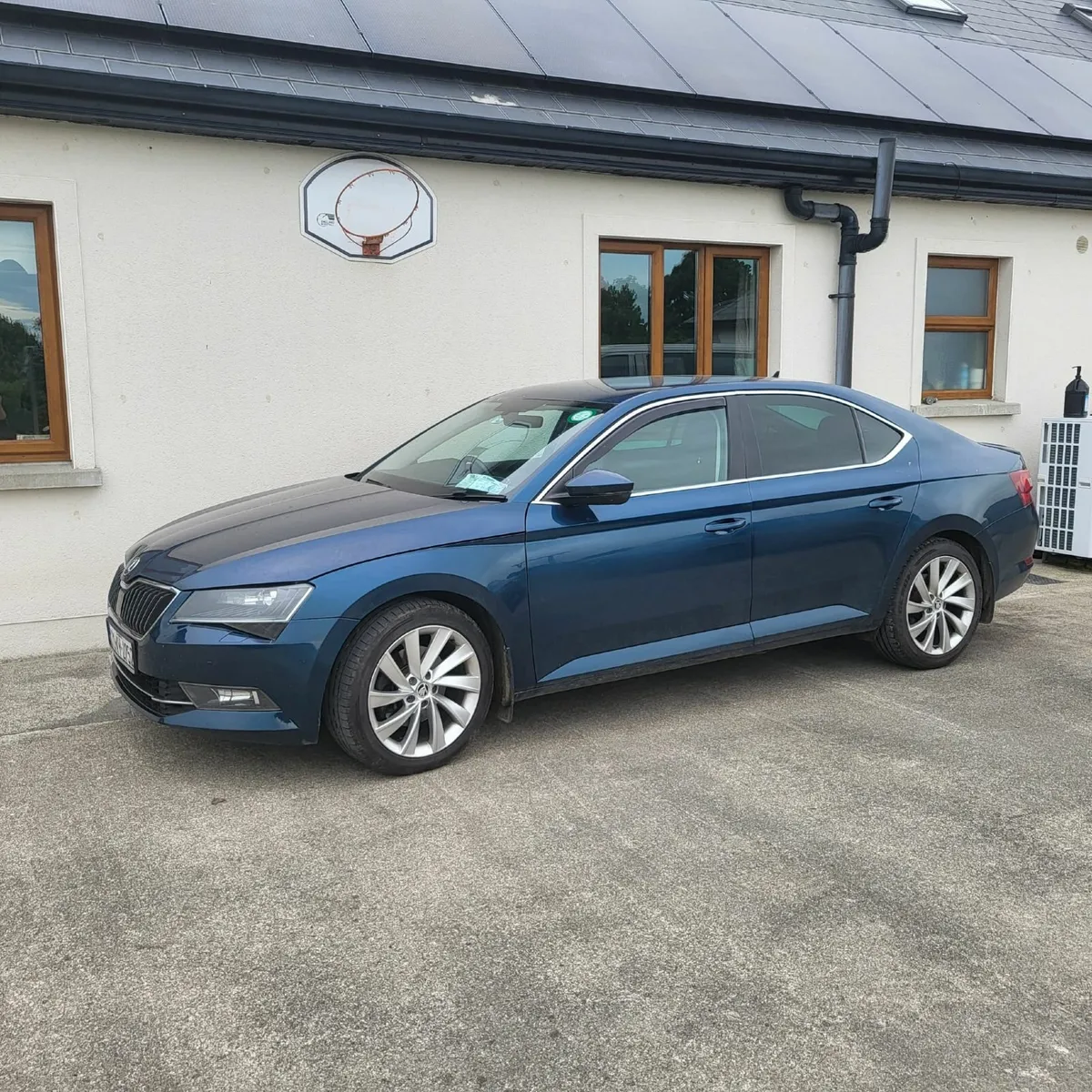 Skoda Superb 2017 - Image 1