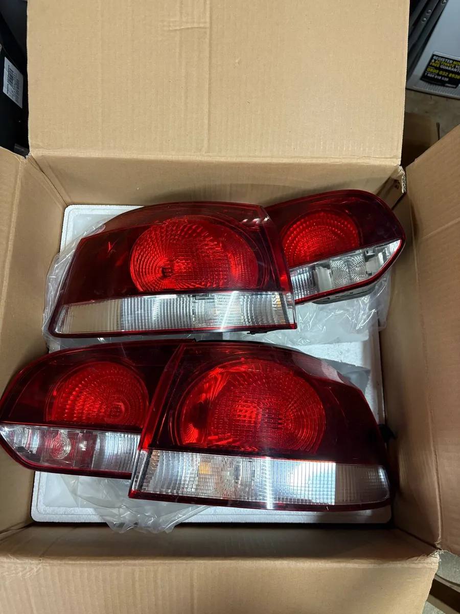 Golf mk6 radio and tail lights - Image 2