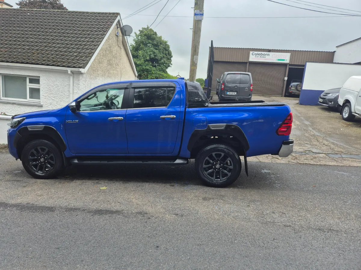 Toyota Hilux 2024 - Image 4