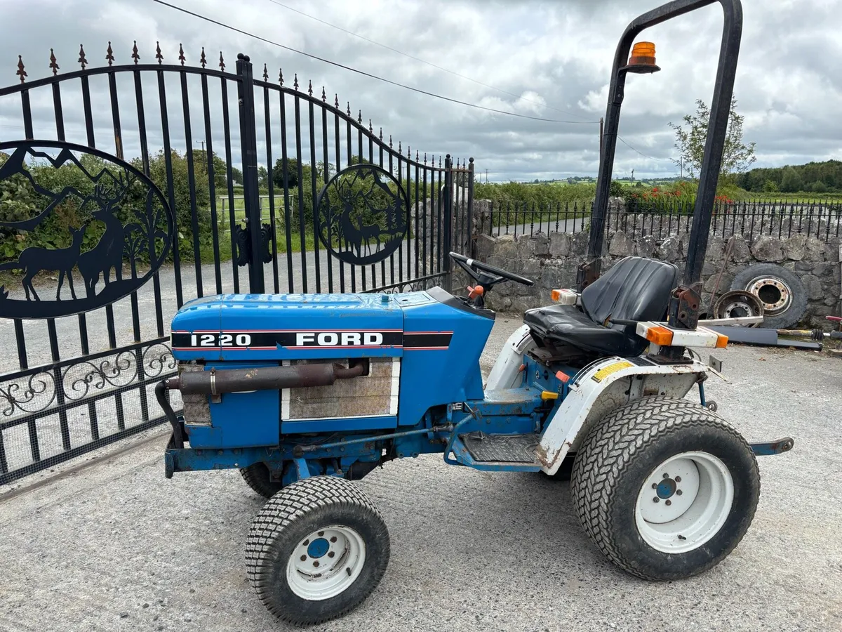 Ford 1220 Compact Tractor - Image 2