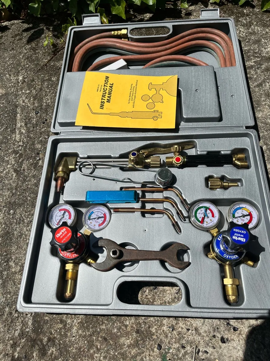 OXY ACETYLENE WELDER & CUTTING KIT - Image 1