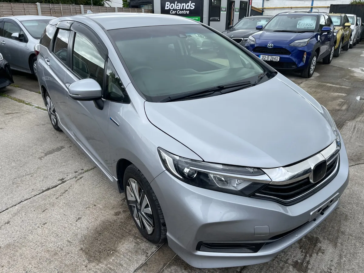 221 Honda Shuttle Hybrid 1.5 Automatic 5dr Model - Image 2