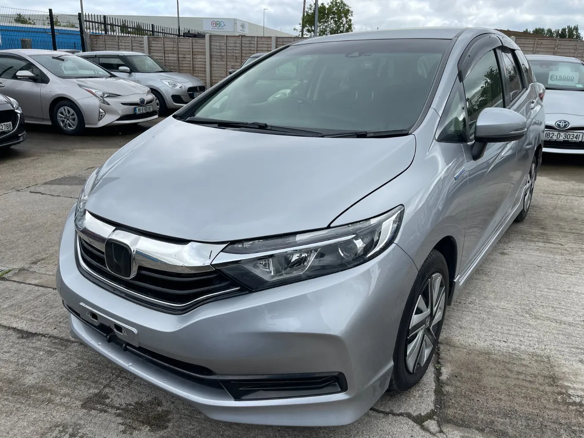 221 Honda Shuttle Hybrid 1.5 Automatic 5dr Model - Image 3