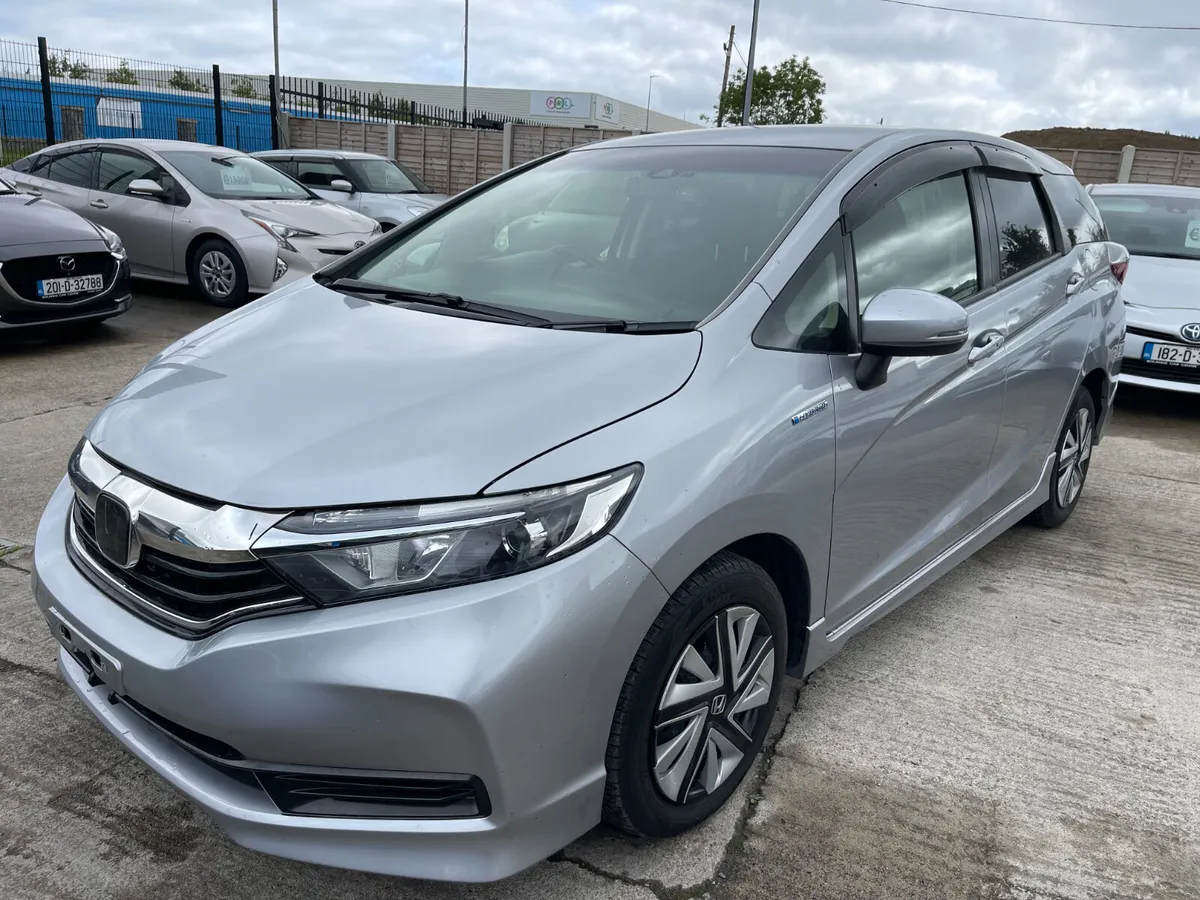 221 Honda Shuttle Hybrid 1.5 Automatic 5dr Model - Image 4