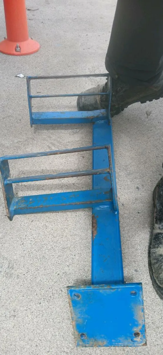 Steps for FORD 5110, 5610, 6610, 7610 LP Cab - Image 4