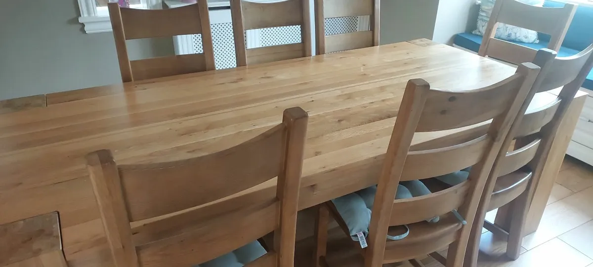 Solid oak 8 seater table - Image 1