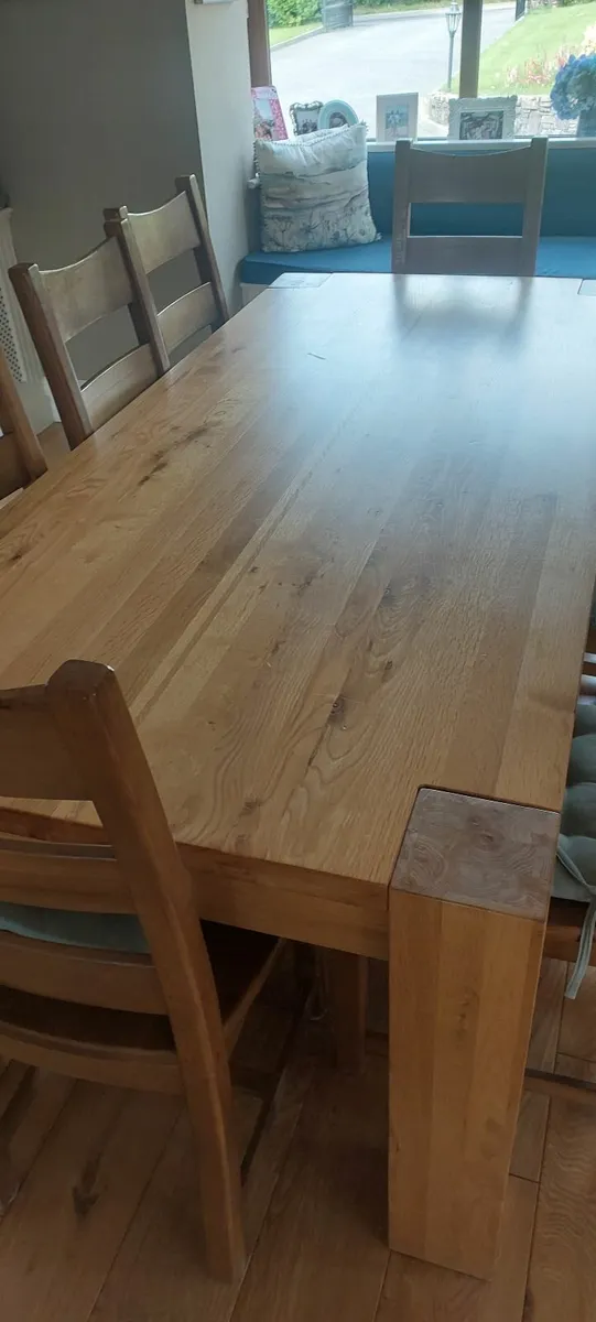 Solid oak 8 seater table - Image 3