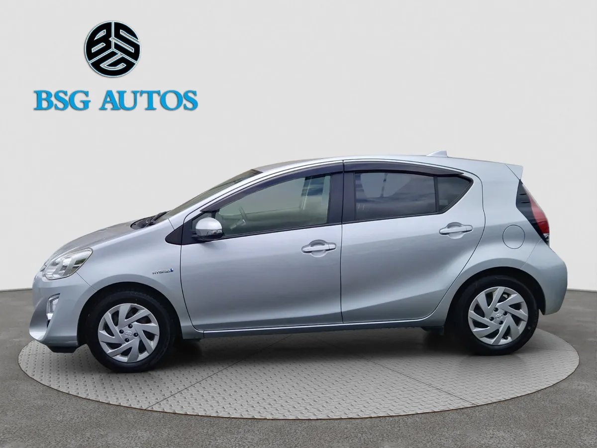 2015 TOYOTA AQUA 1.5 HYBRID AUTOMAIC * PUSH START* - Image 3