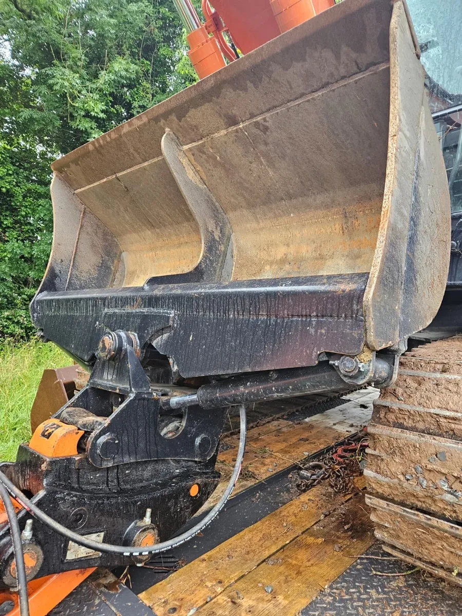 Tilt Bucket and grading Beam - Image 1