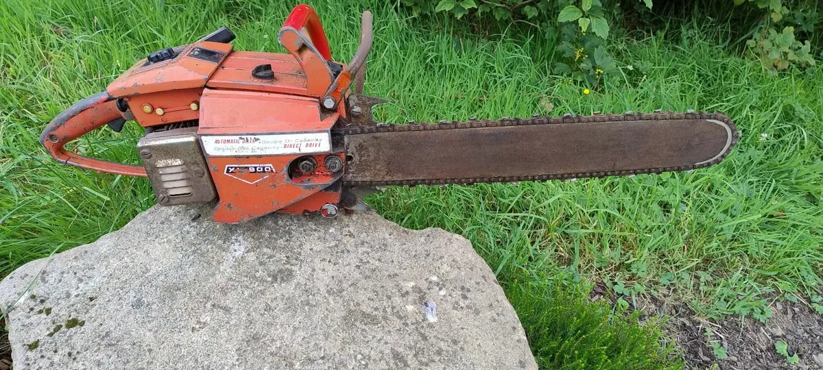 Homelite  XL 900 Chainsaw - Image 1