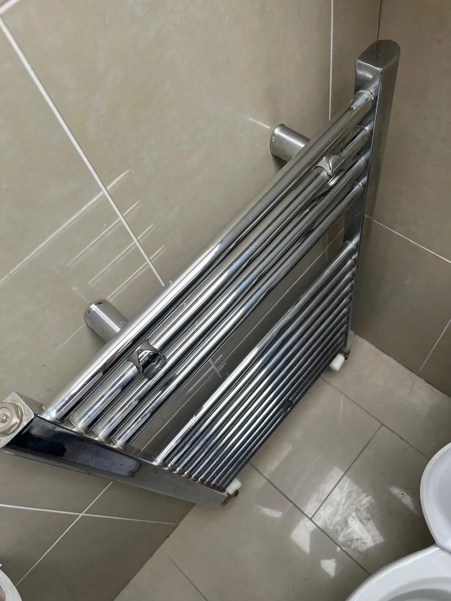 Bathroom toilet, sink unit, bath and radiator - Image 2