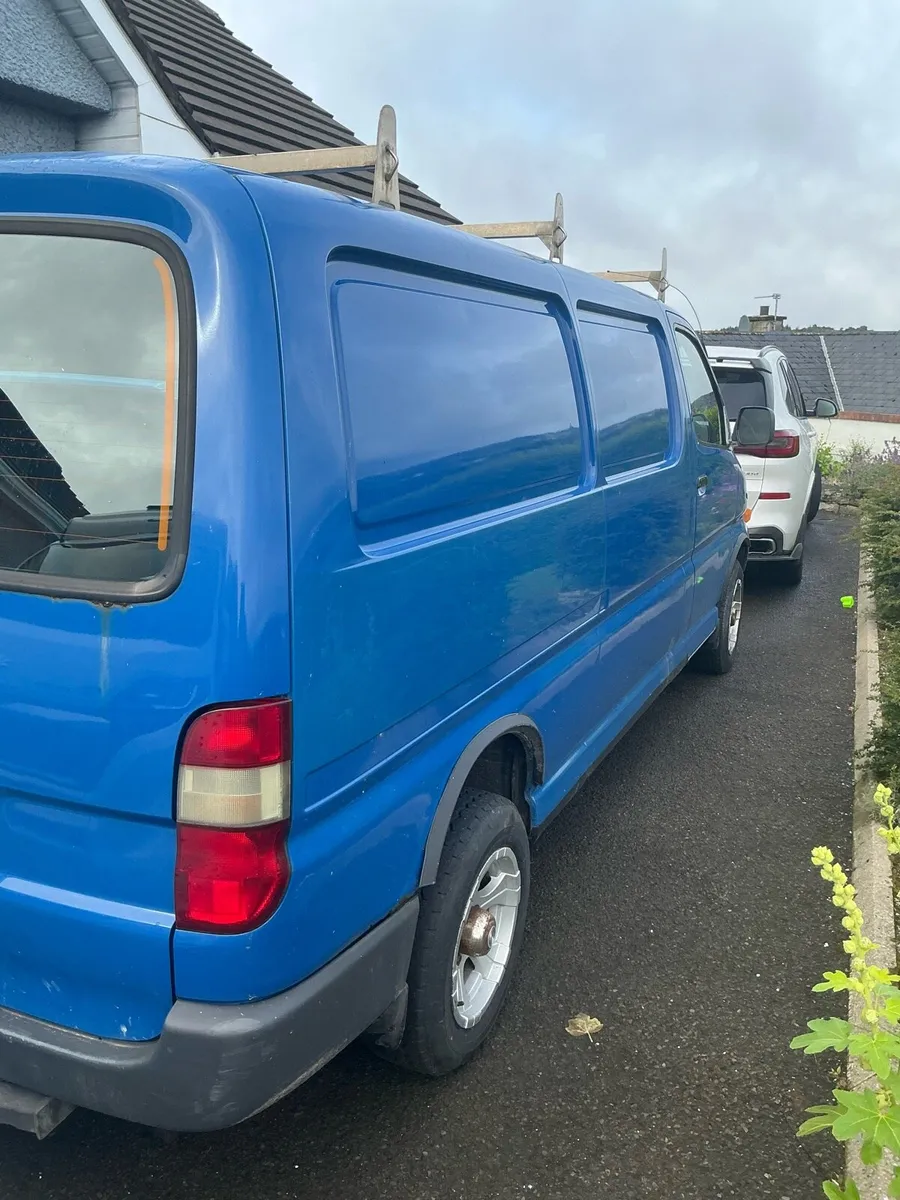 Toyota Hiace - Image 3