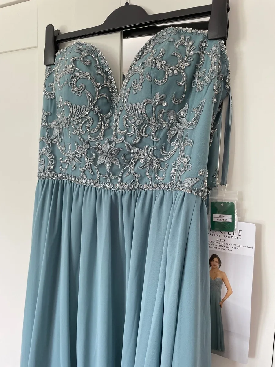 Bridesmaid dresses - Image 1