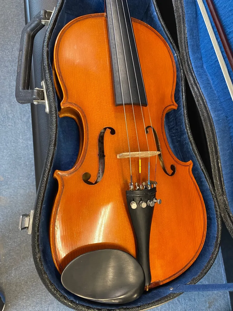Used violin outfit full size - Image 2