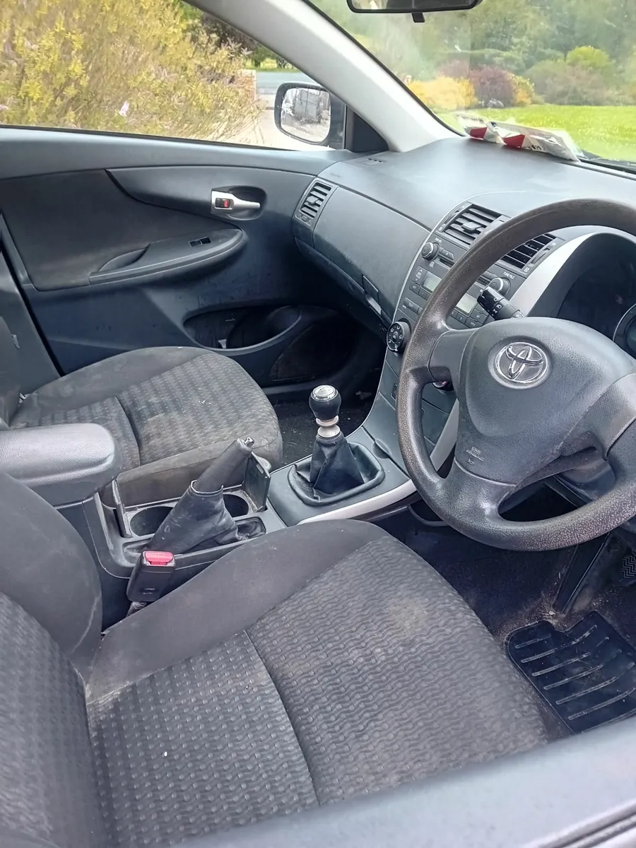 Toyota Corolla 2010 - Image 4