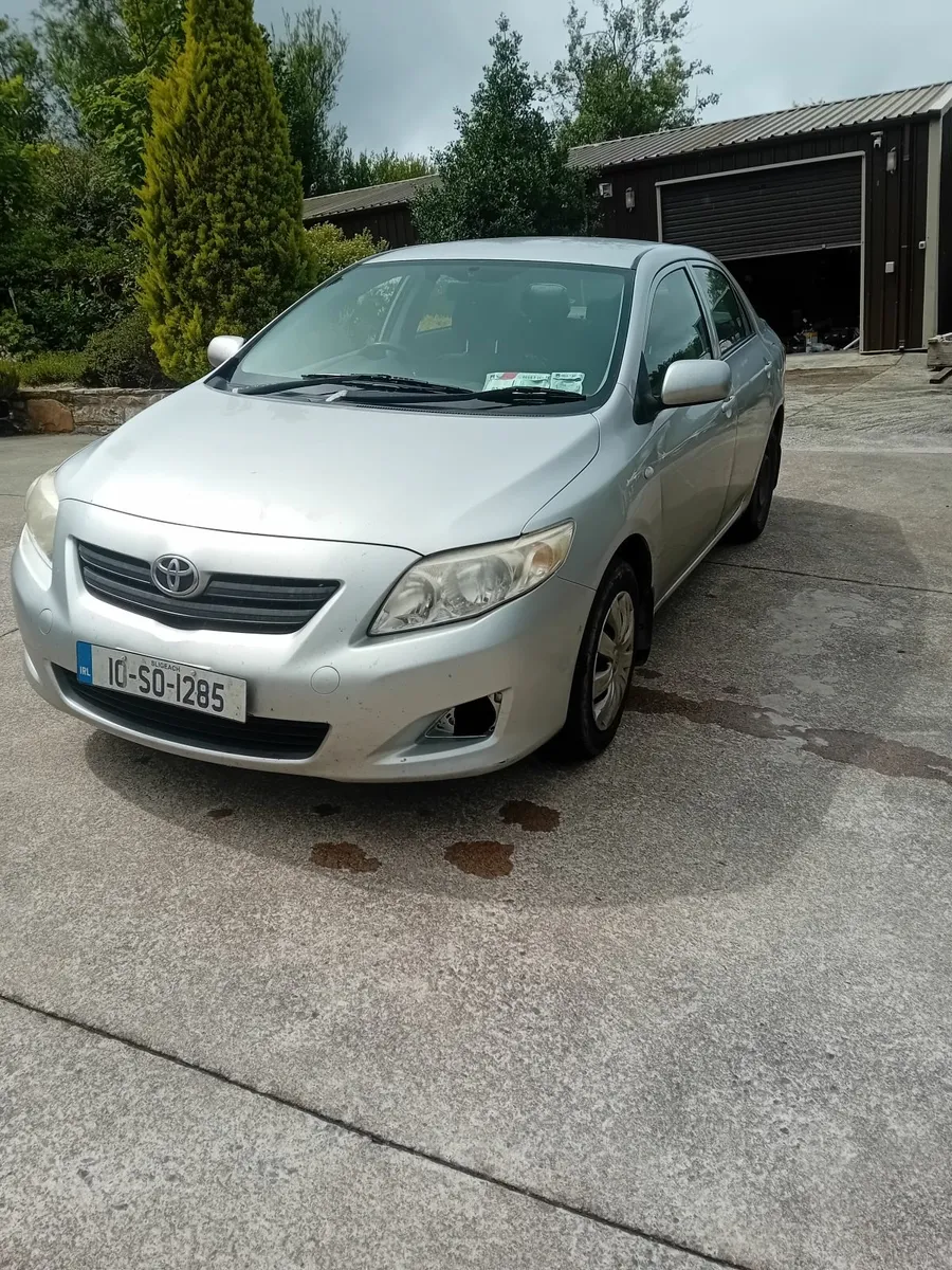 Toyota Corolla 2010 - Image 2