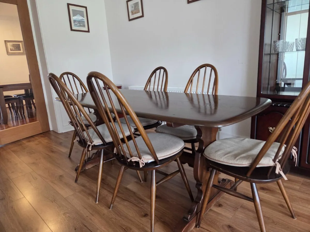 Diningroom Table - Image 1