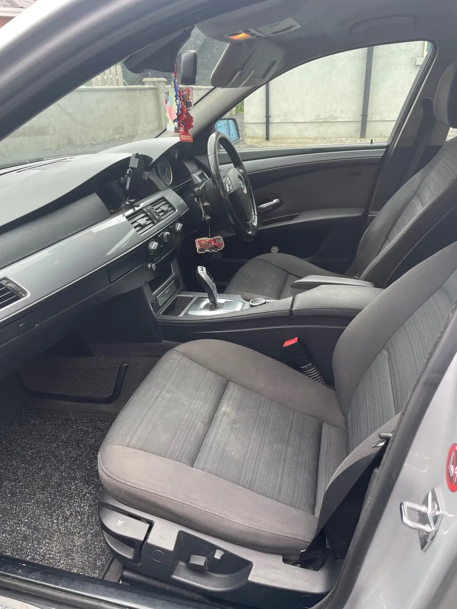 BMW 5-Series 2008 - Image 3