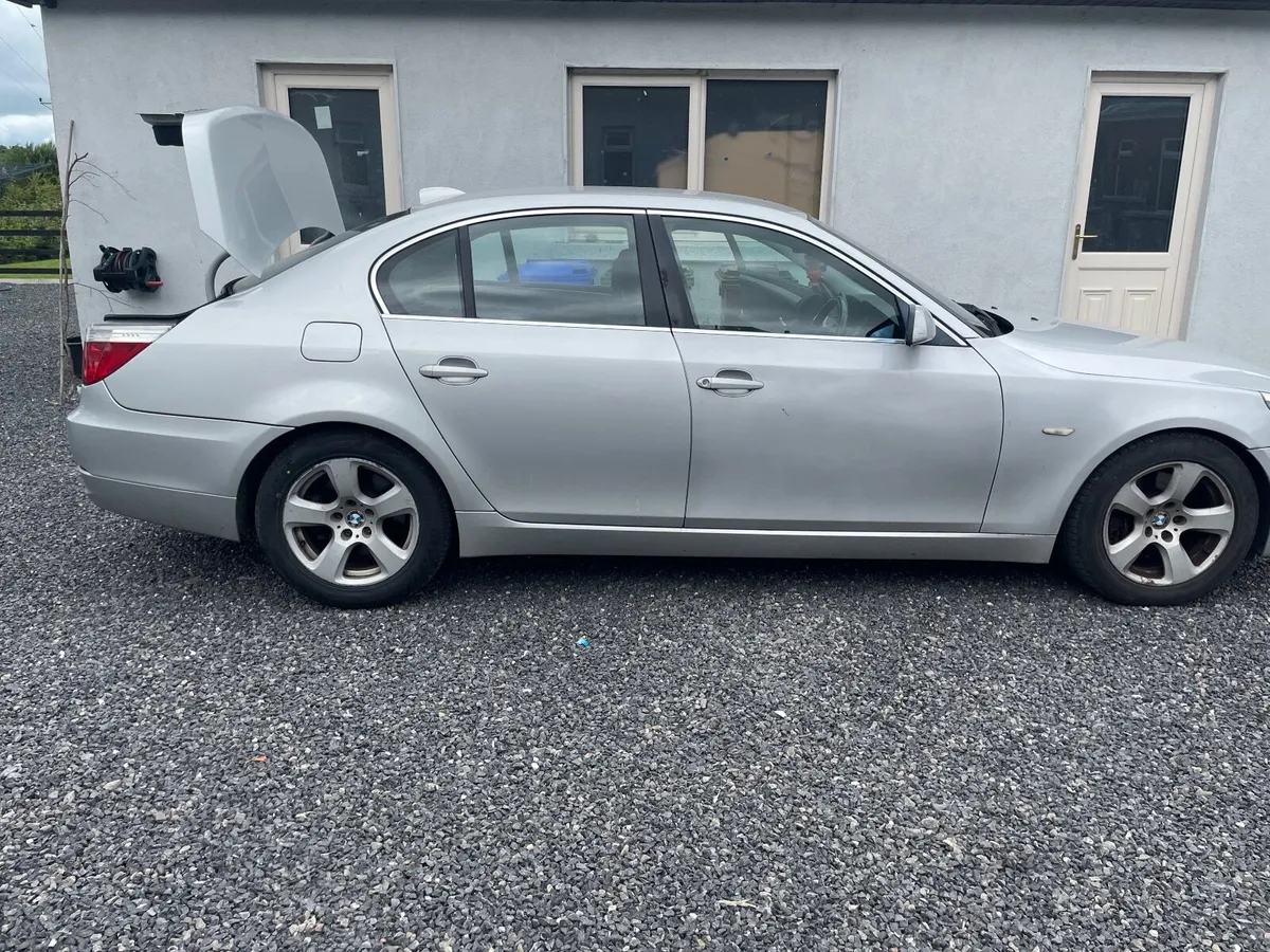 BMW 5-Series 2008 - Image 1