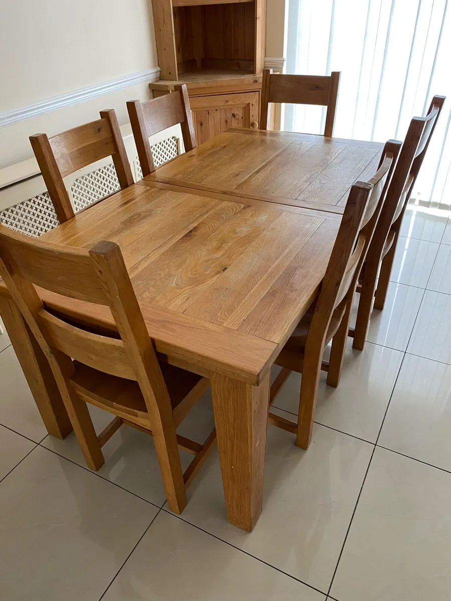 Oak table and chairs - Image 1