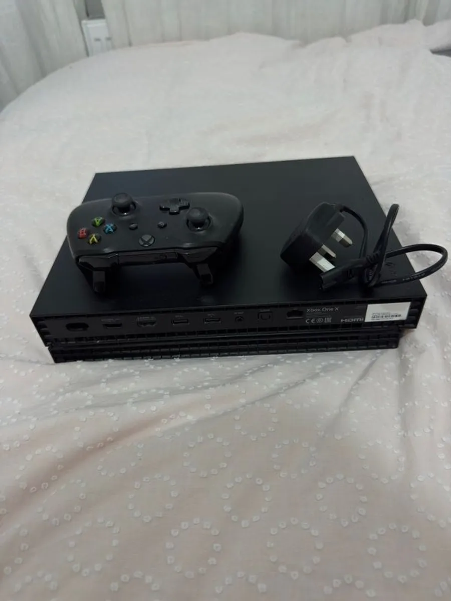 Xbox One X (1TB) - Image 2