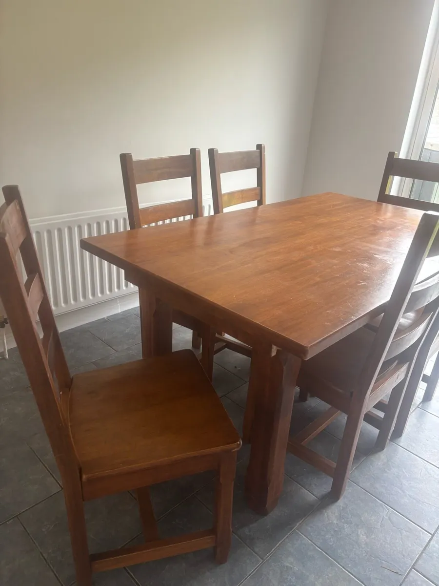 Kitchen table and chairs - Image 3