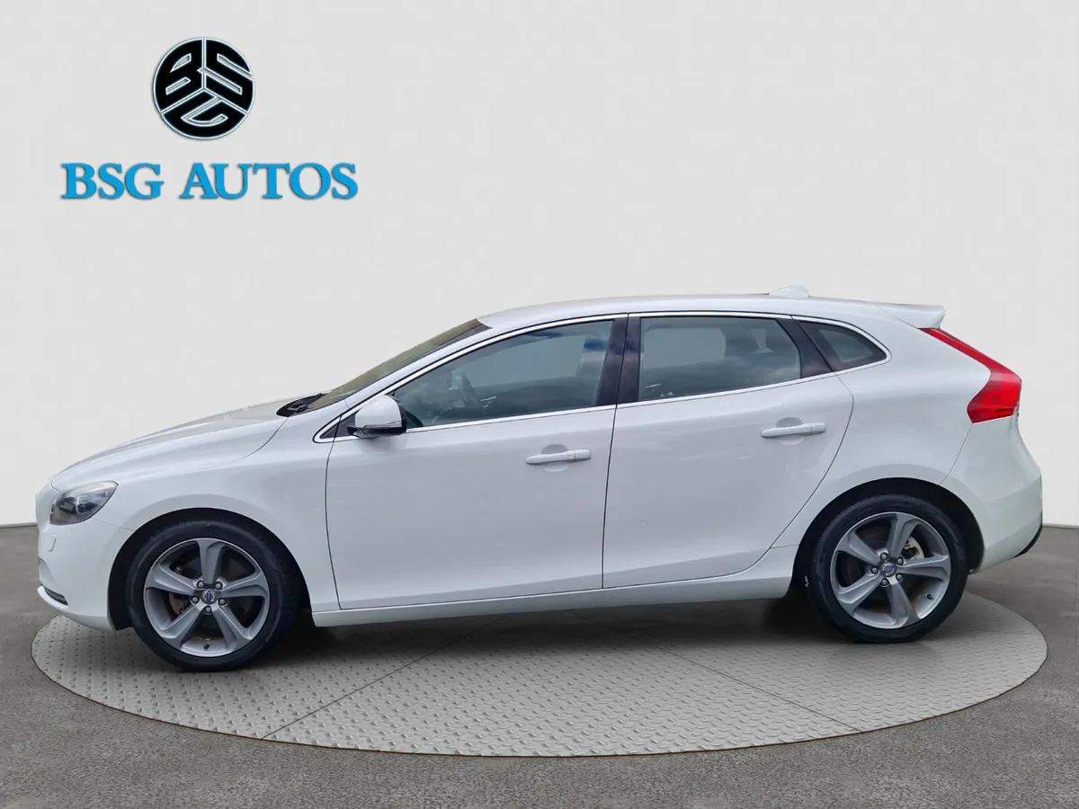 2014 VOLVO V40 T4 1.6 PETROL AUTOMATIC**WARRANTY** - Image 3