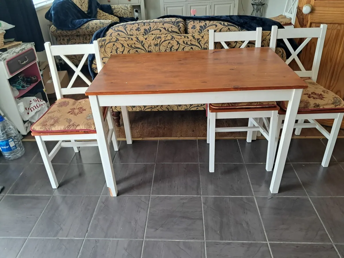 Kitchen table and 4 chairs