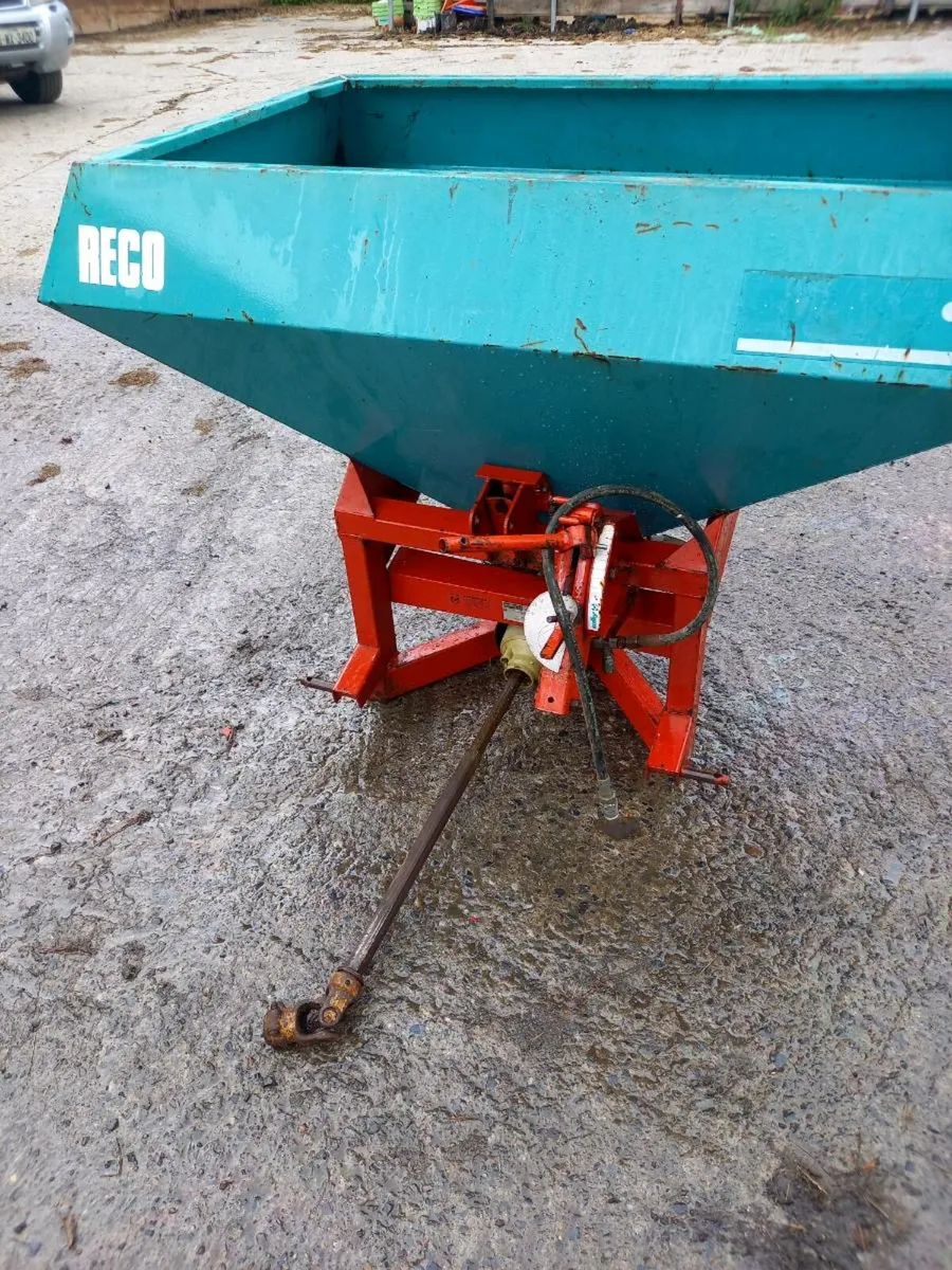 Fertiliser spreader - Image 2