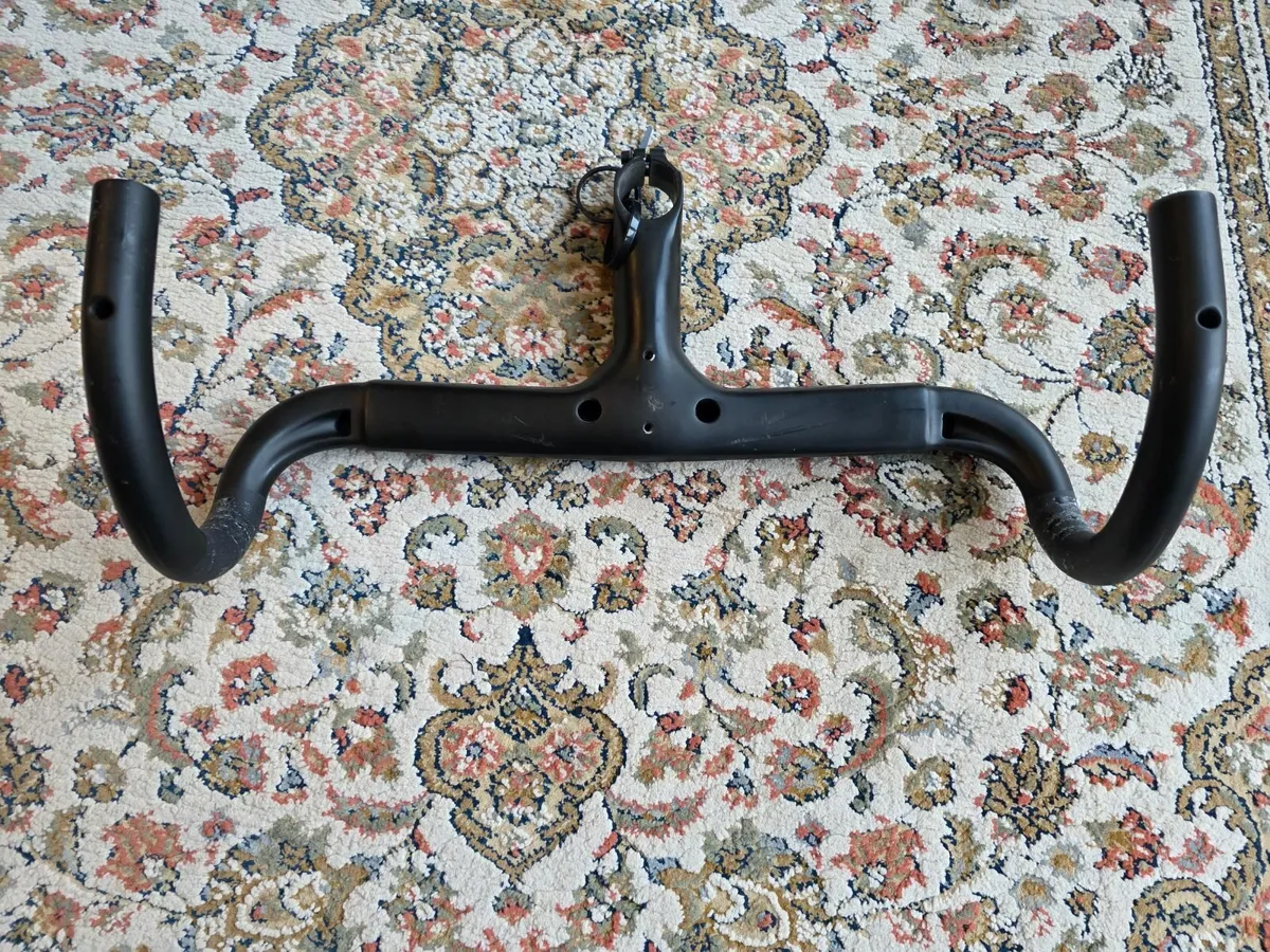Syncros RR1.0 Aero Carbon Integrated Bar & Stem - Image 4