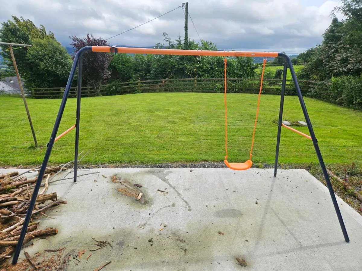Hedstrom swing set kids - Image 2