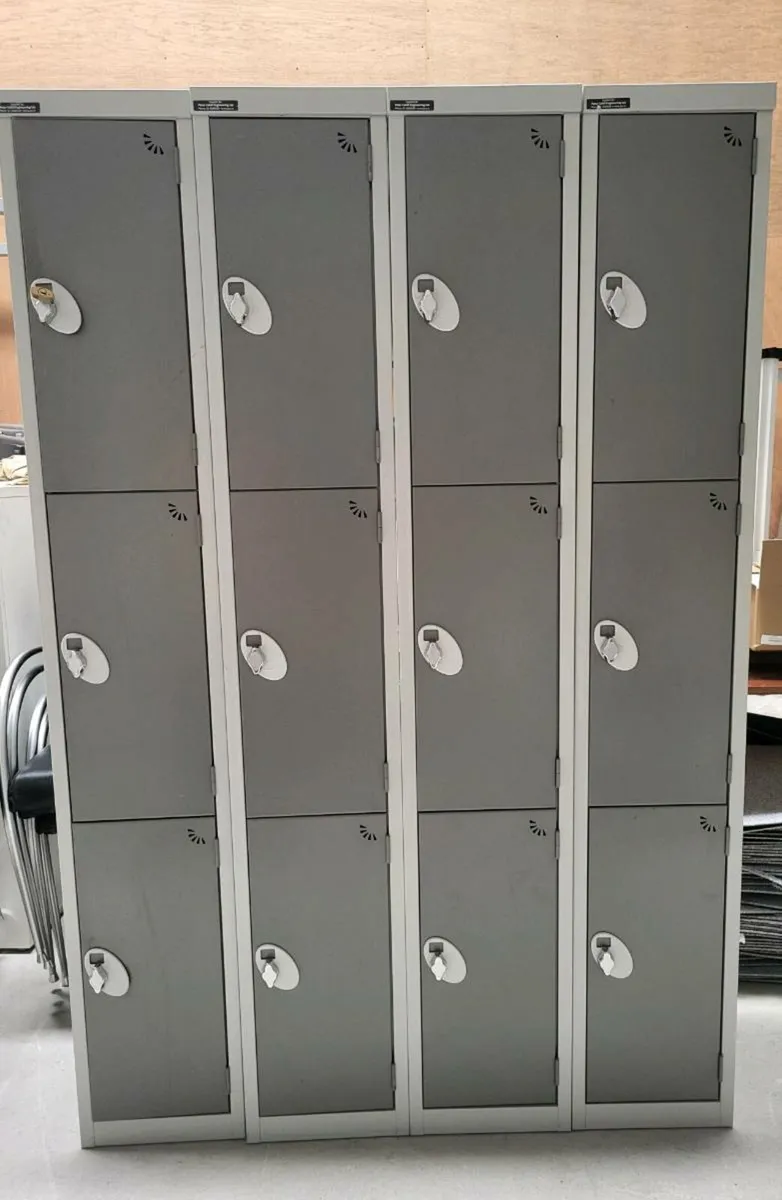 3 & 4 Door Lockers. Mint Condition - Image 2