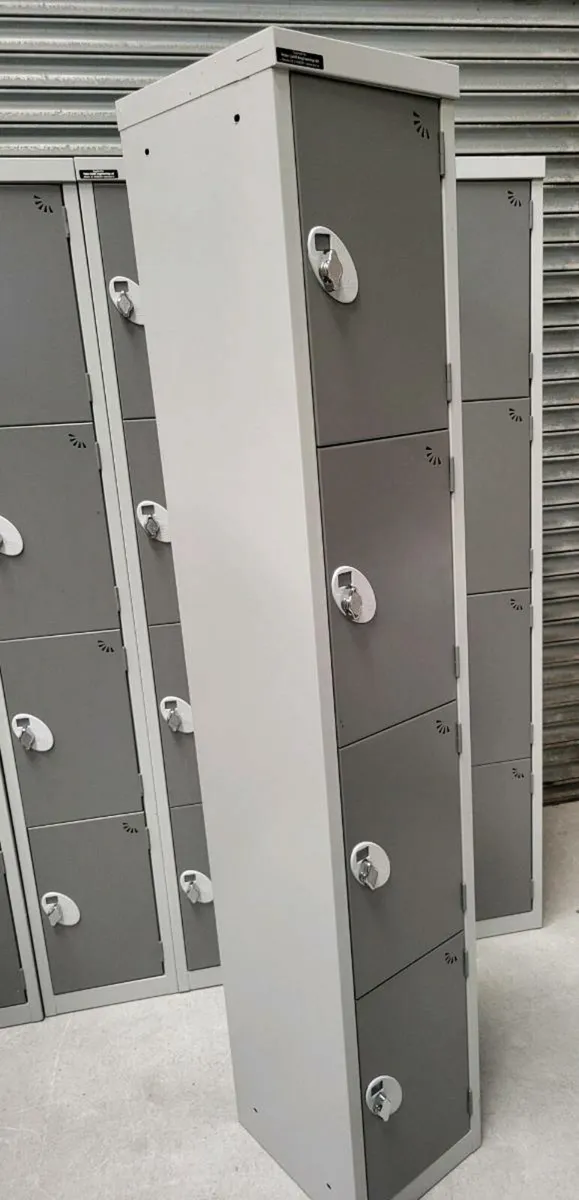 3 & 4 Door Lockers. Mint Condition - Image 3