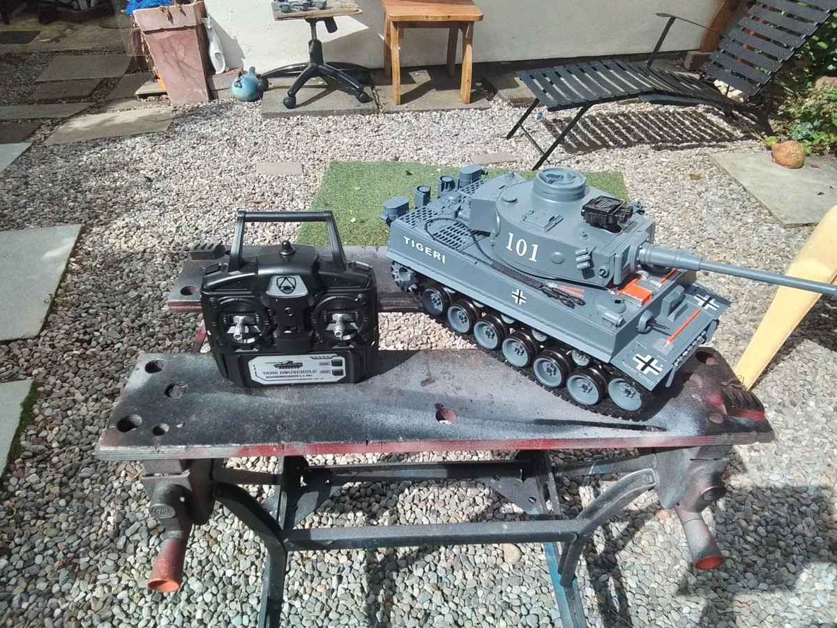 Radio control tanks - Image 1