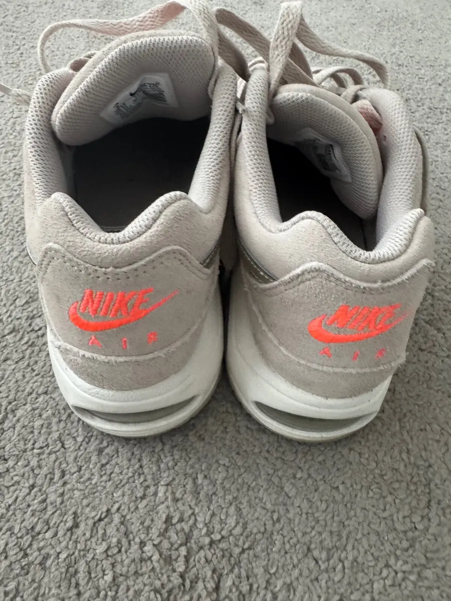 Women’s Nike Air Max - Image 3