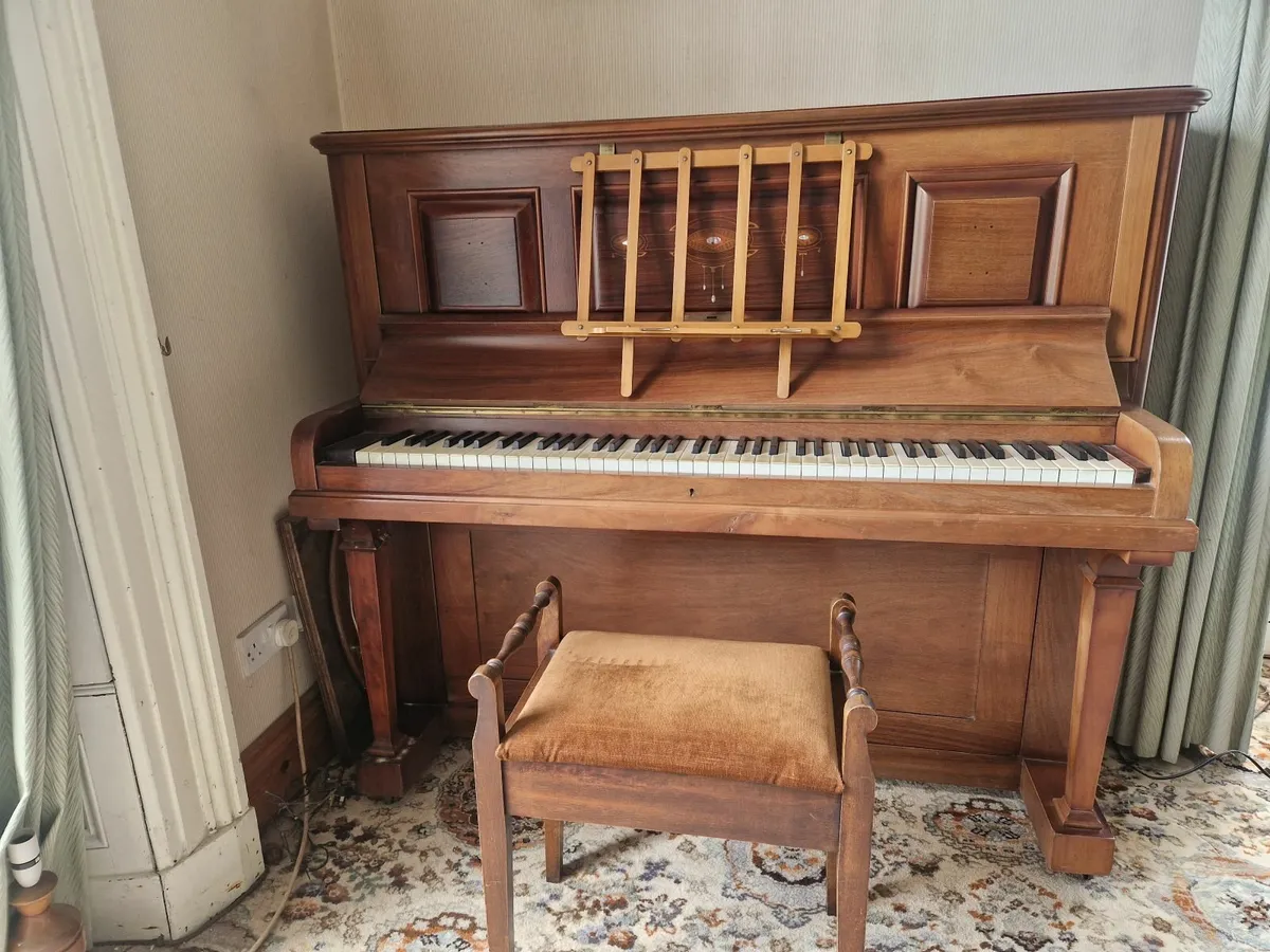 Piano . - Image 2